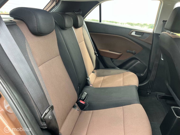 Vehicle Image 17