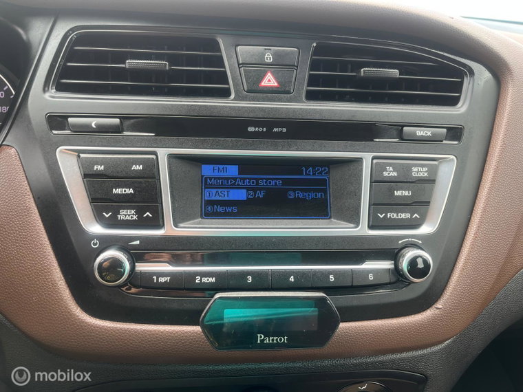 Vehicle Image 22