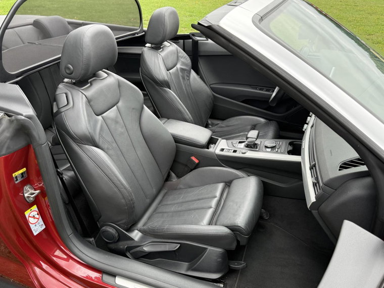Vehicle Image 32