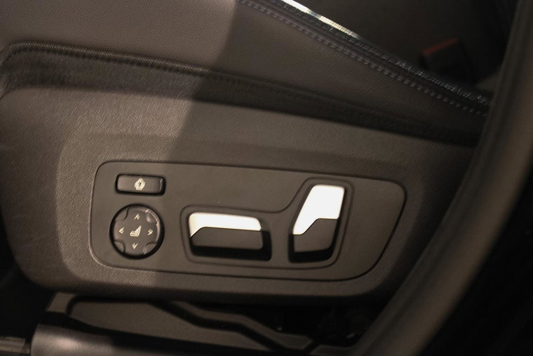 Vehicle Image 34