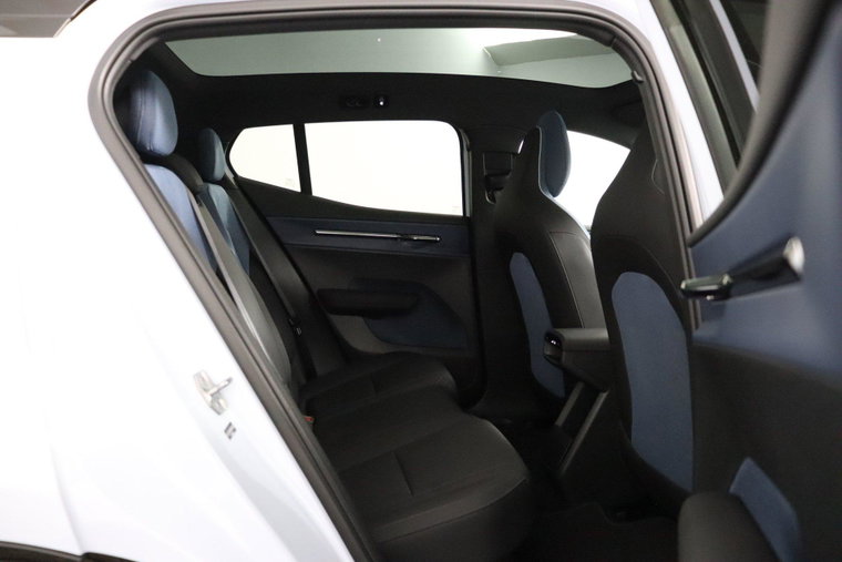 Vehicle Image 39