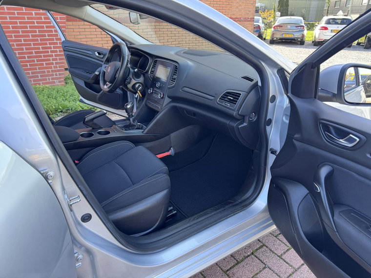 Vehicle Image 29