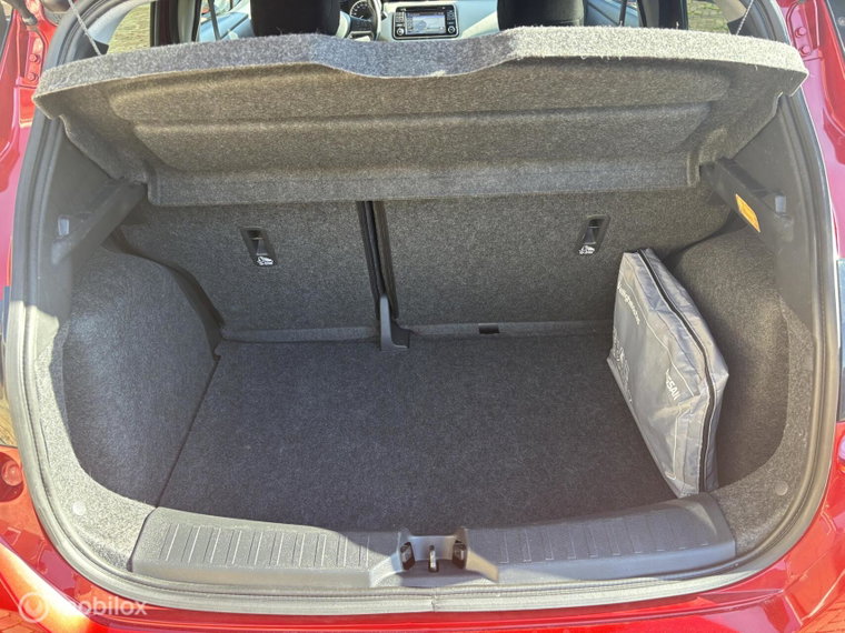 Vehicle Image 23