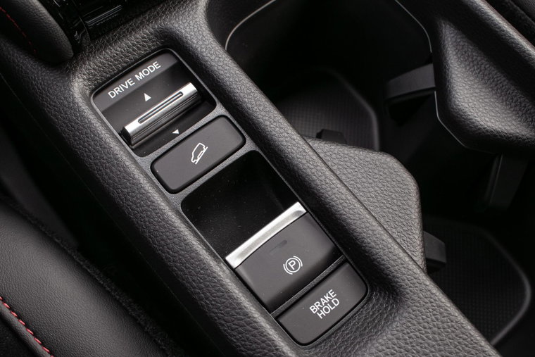 Vehicle Image 25