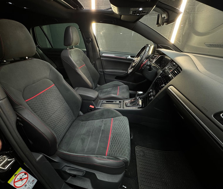 Vehicle Image 33
