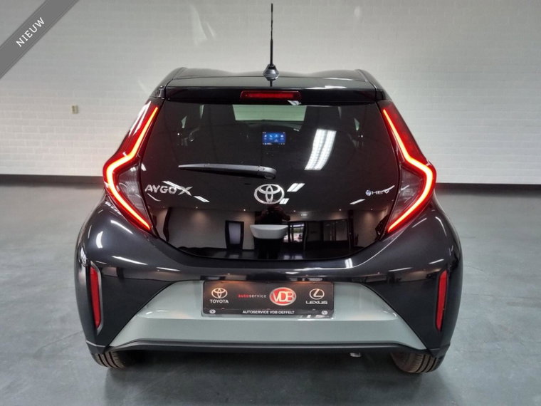Vehicle Image 7