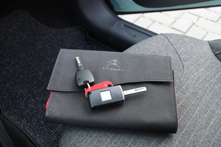 Vehicle Image 35
