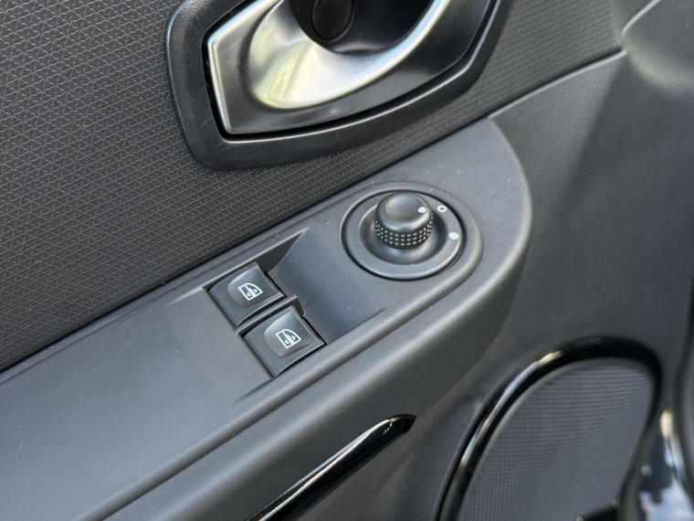 Vehicle Image 24