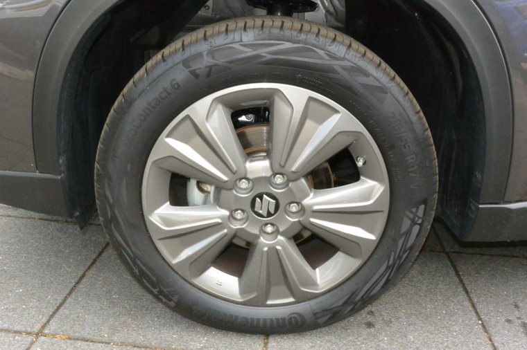 Vehicle Image 16