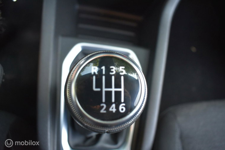 Vehicle Image 24