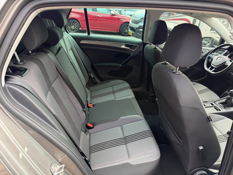 Vehicle Image 30