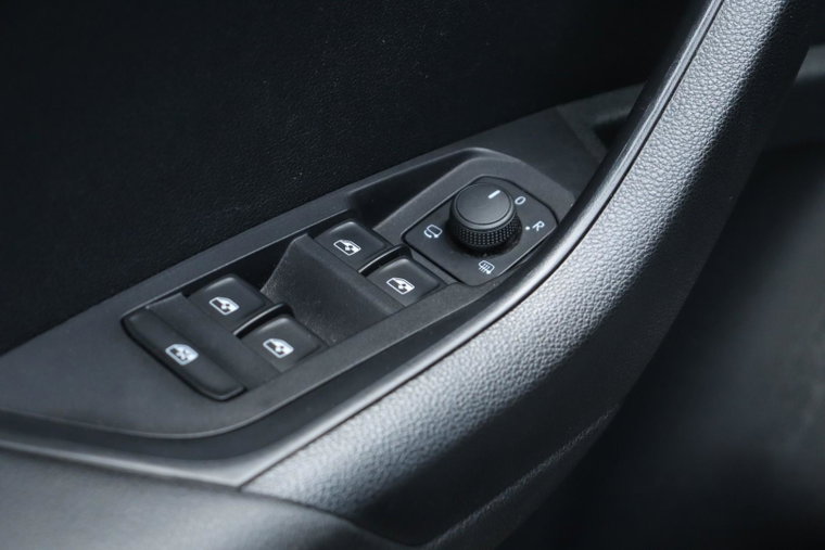 Vehicle Image 37