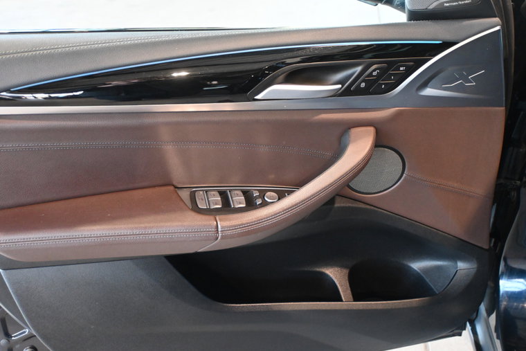 Vehicle Image 37