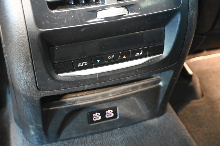 Vehicle Image 60