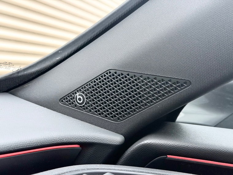 Vehicle Image 23