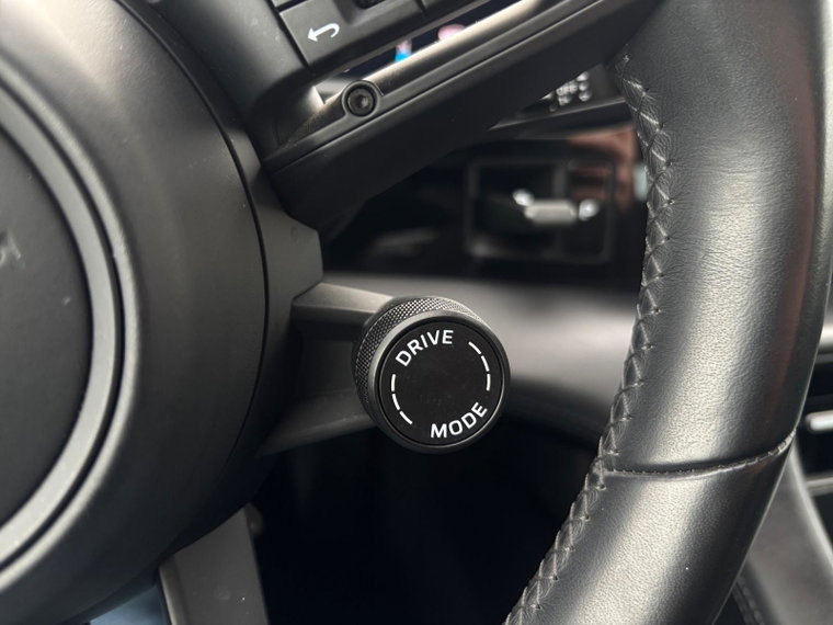 Vehicle Image 28