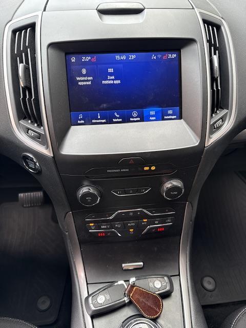Vehicle Image 38