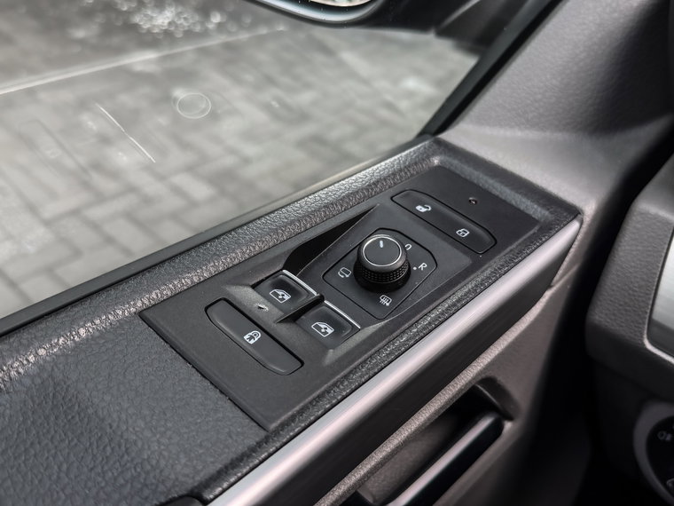 Vehicle Image 60