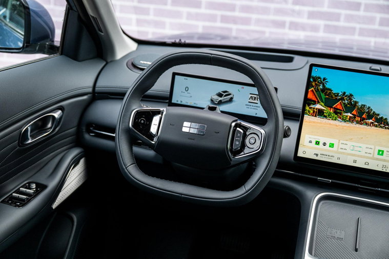 Vehicle Image 12
