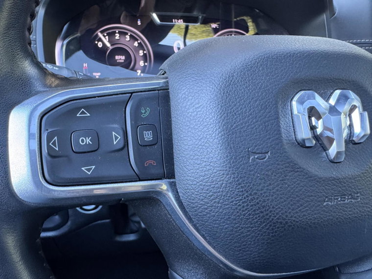 Vehicle Image 32