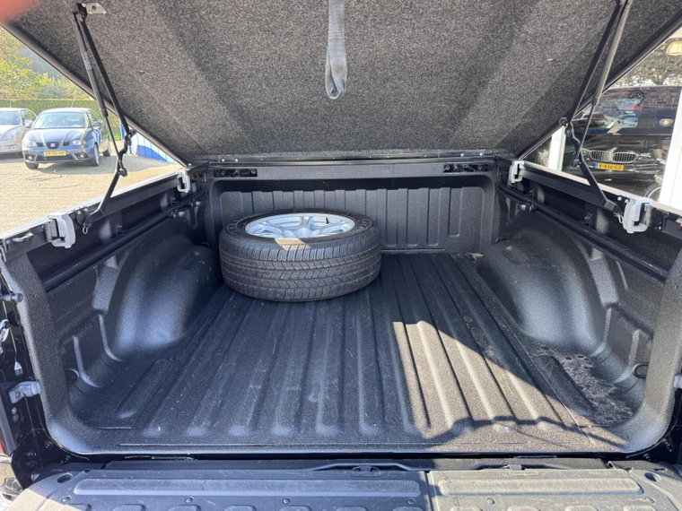 Vehicle Image 36