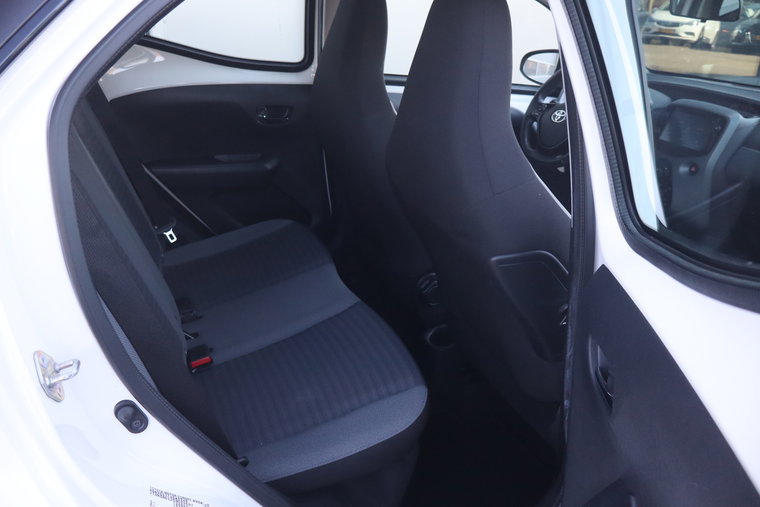 Vehicle Image 19