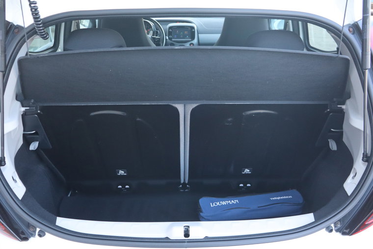 Vehicle Image 21