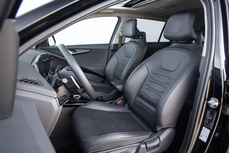 Vehicle Image 12