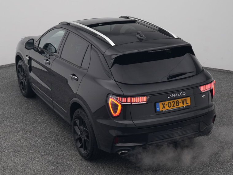 Vehicle Image 25