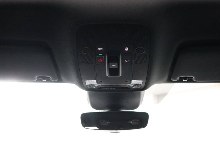 Vehicle Image 28