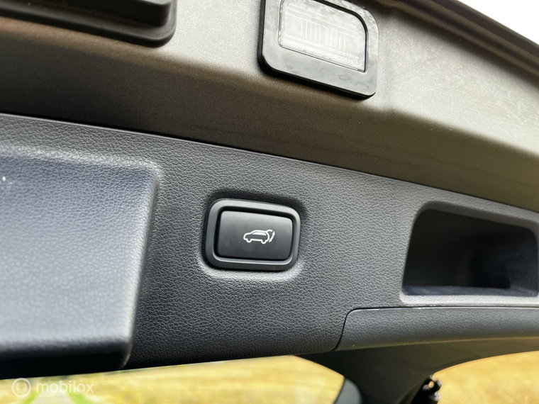 Vehicle Image 52