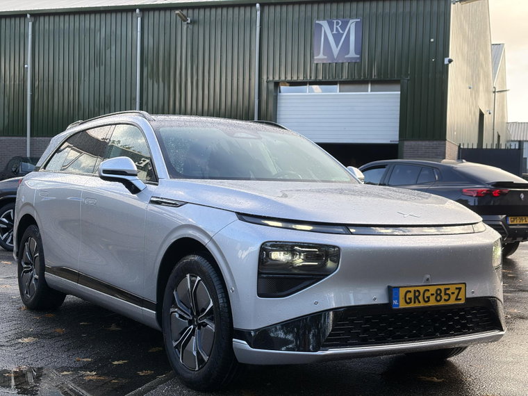 Vehicle Image 9