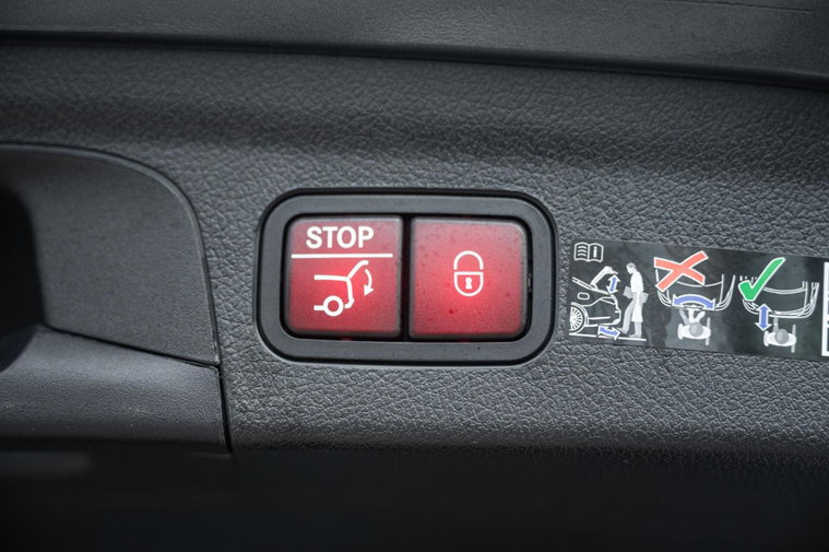 Vehicle Image 24