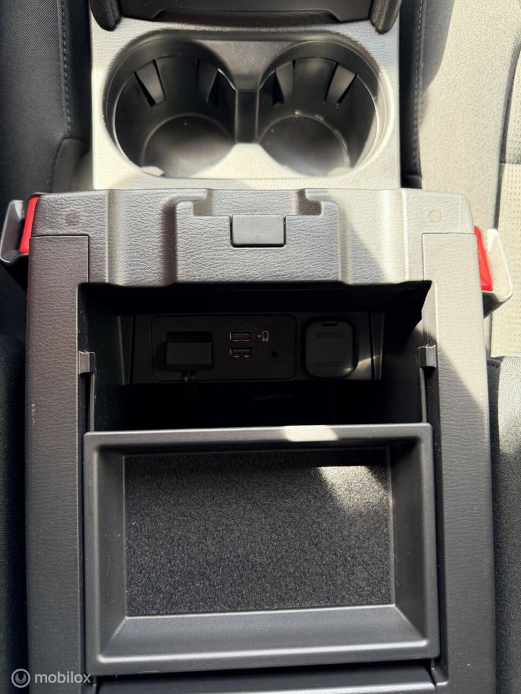Vehicle Image 26