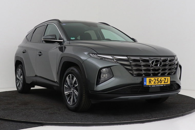 Vehicle Image 12