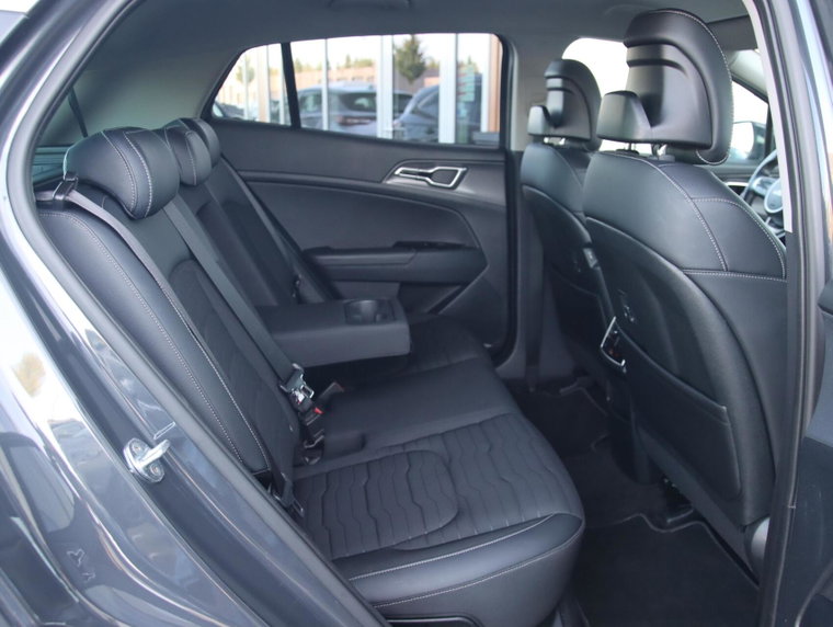 Vehicle Image 30