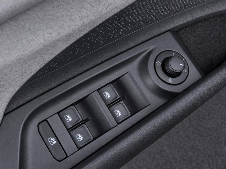 Vehicle Image 24