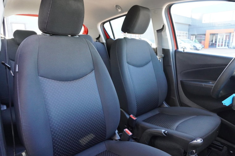Vehicle Image 15