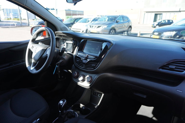 Vehicle Image 16
