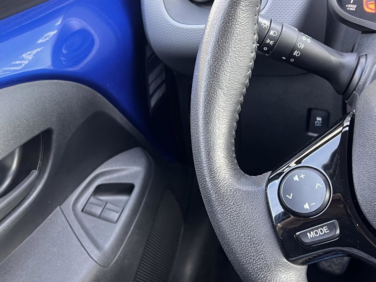 Vehicle Image 28