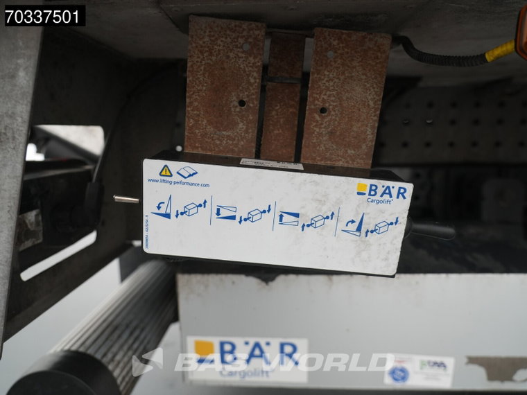 Vehicle Image 38