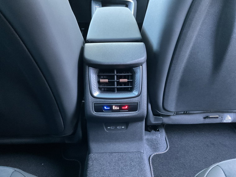 Vehicle Image 27