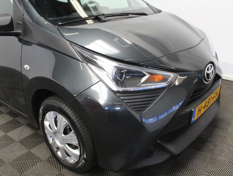 Vehicle Image 13
