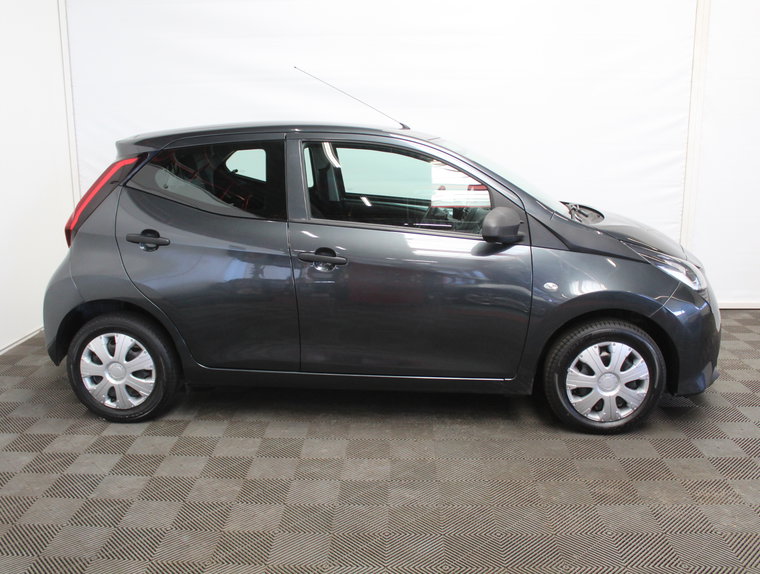 Vehicle Image 15