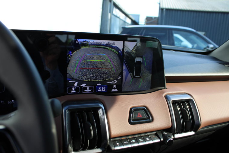 Vehicle Image 18