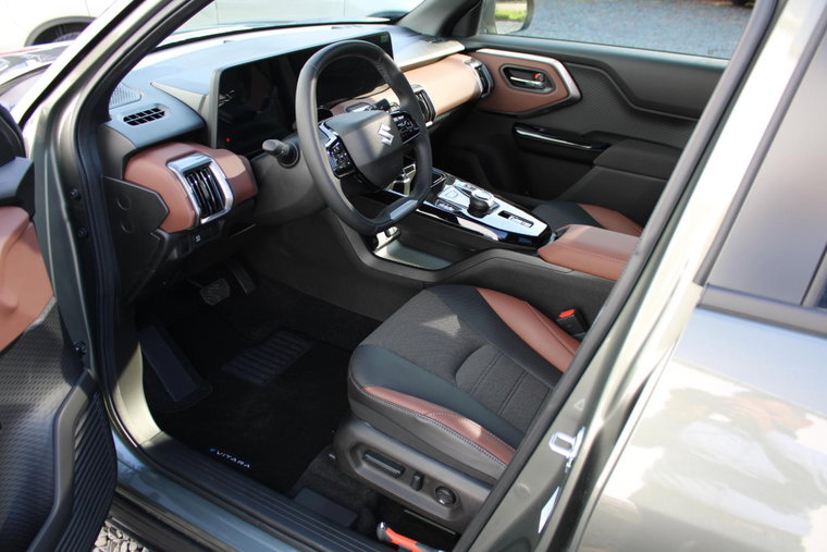 Vehicle Image 9
