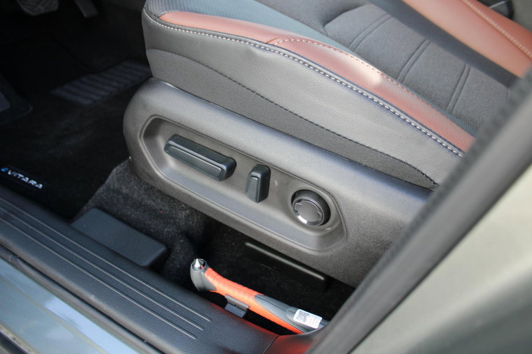 Vehicle Image 10