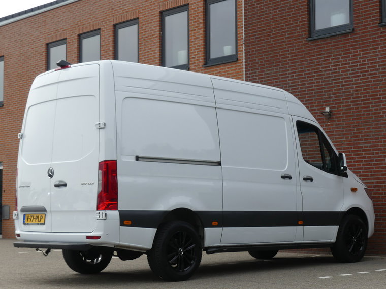 Vehicle Image 26