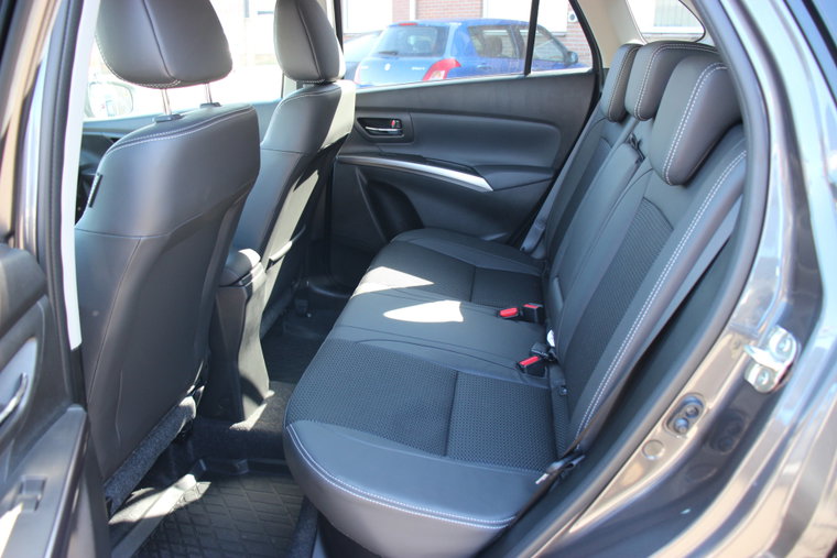 Vehicle Image 10
