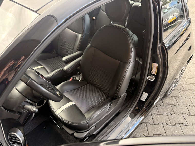 Vehicle Image 32